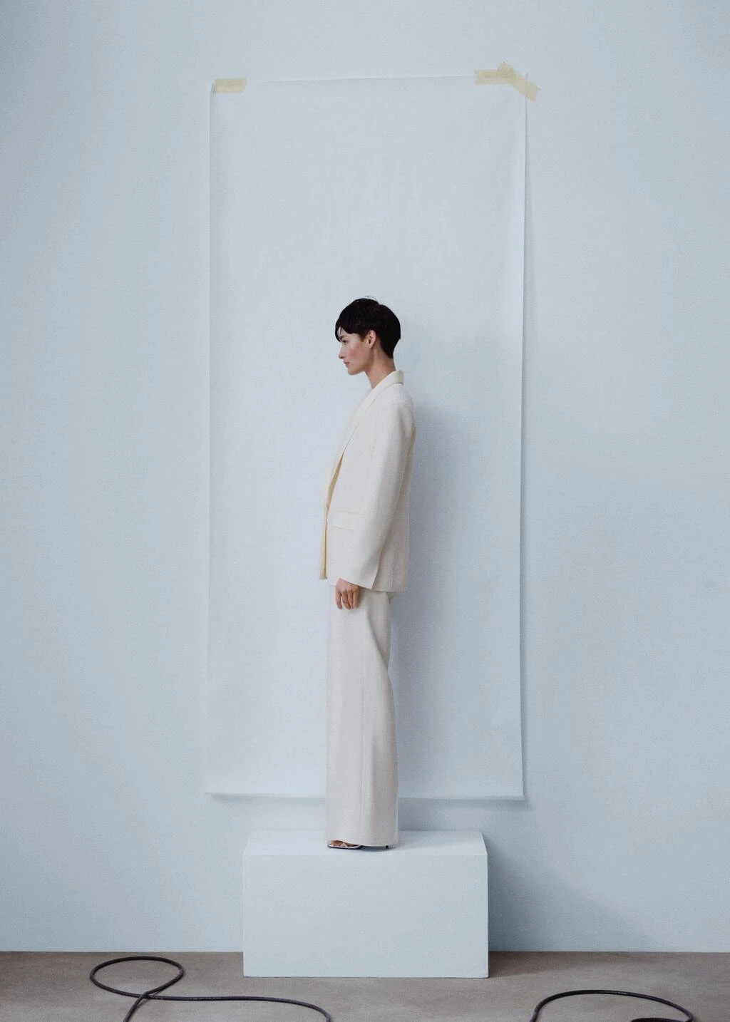 Veste Tailleur Détails Satinés – Image 4