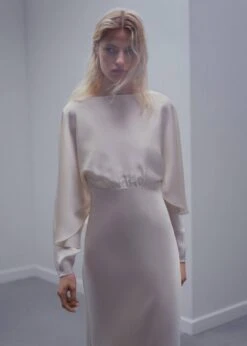 Robe Style Lingerie Détail Cape