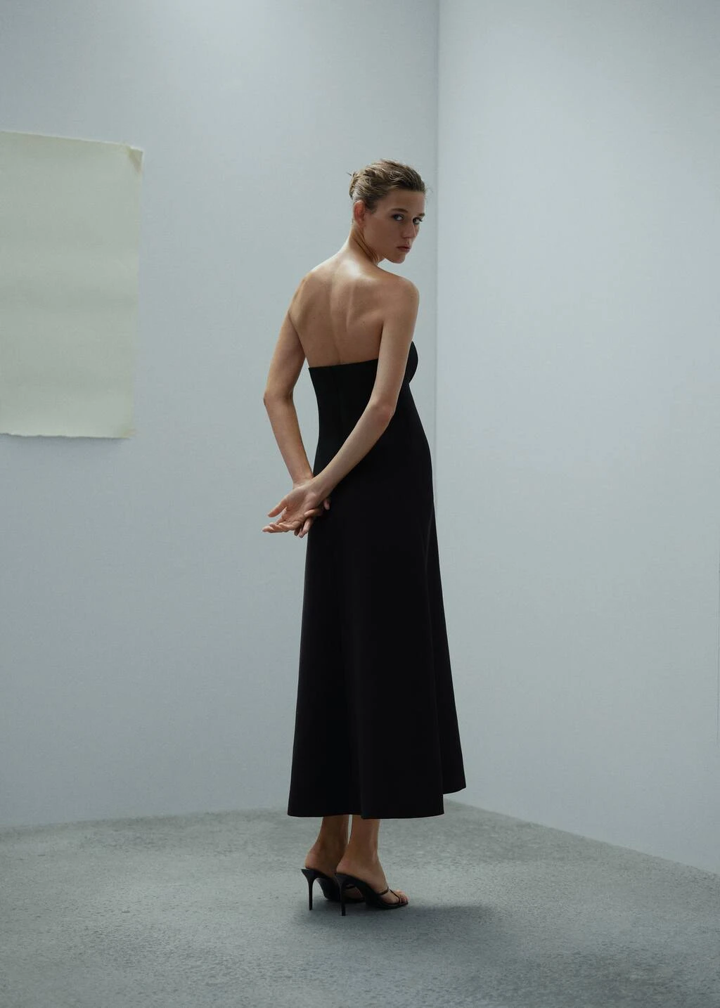 Robe Structurée Encolure Cœur – Image 3