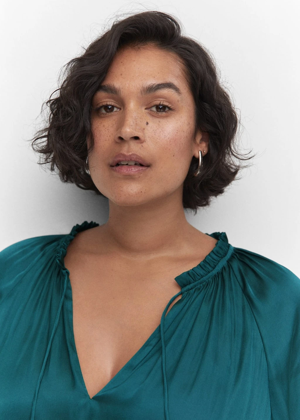 Robe SatinĂ©e Manches Bouffantes â Image 6