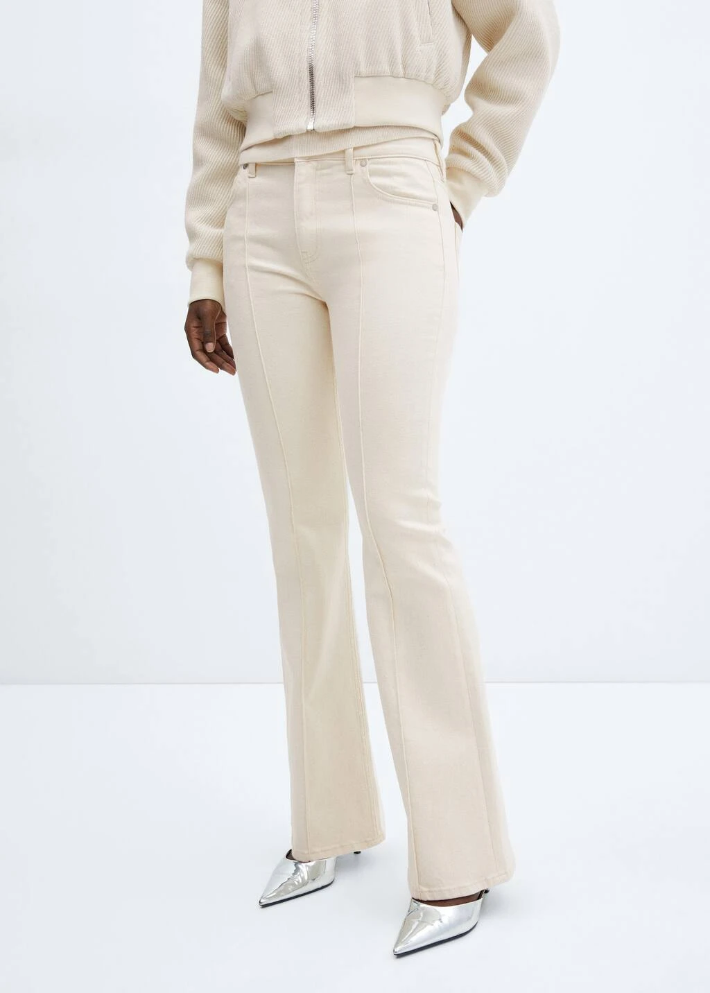 Jean Flare à Coutures Décoratives