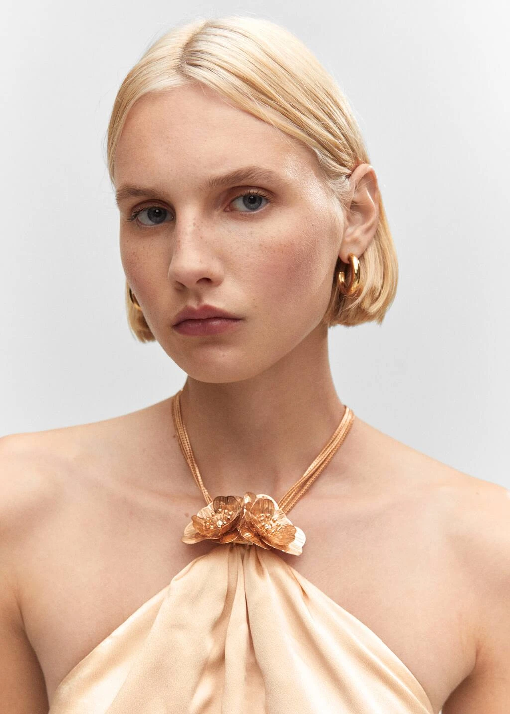 Top Détail Fleurs Métalliques – Image 4