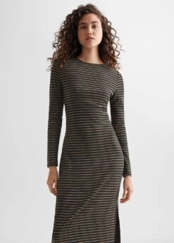 Robe à Rayures Et Ouverture