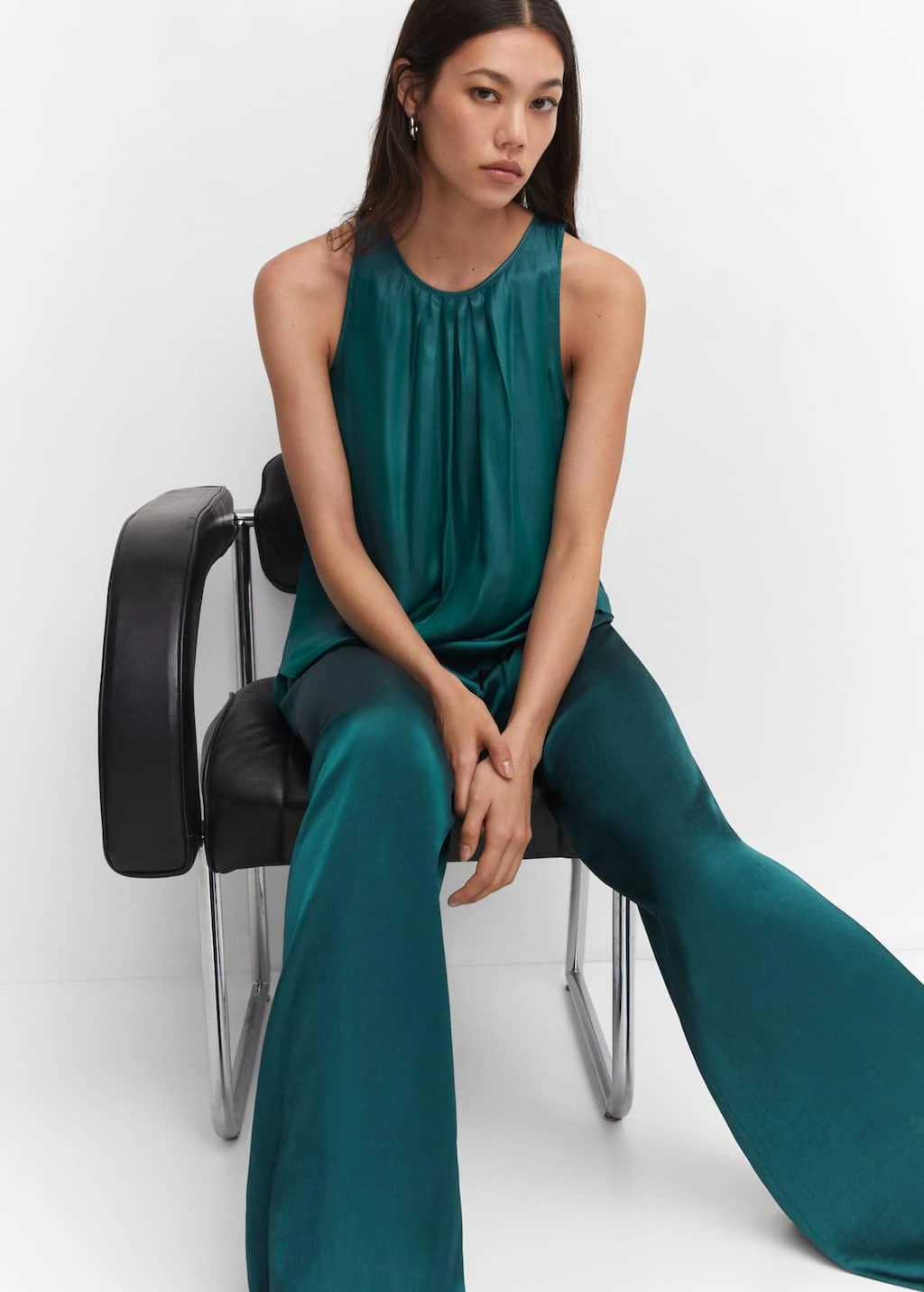 Top Satiné Détail Pinces – Image 11