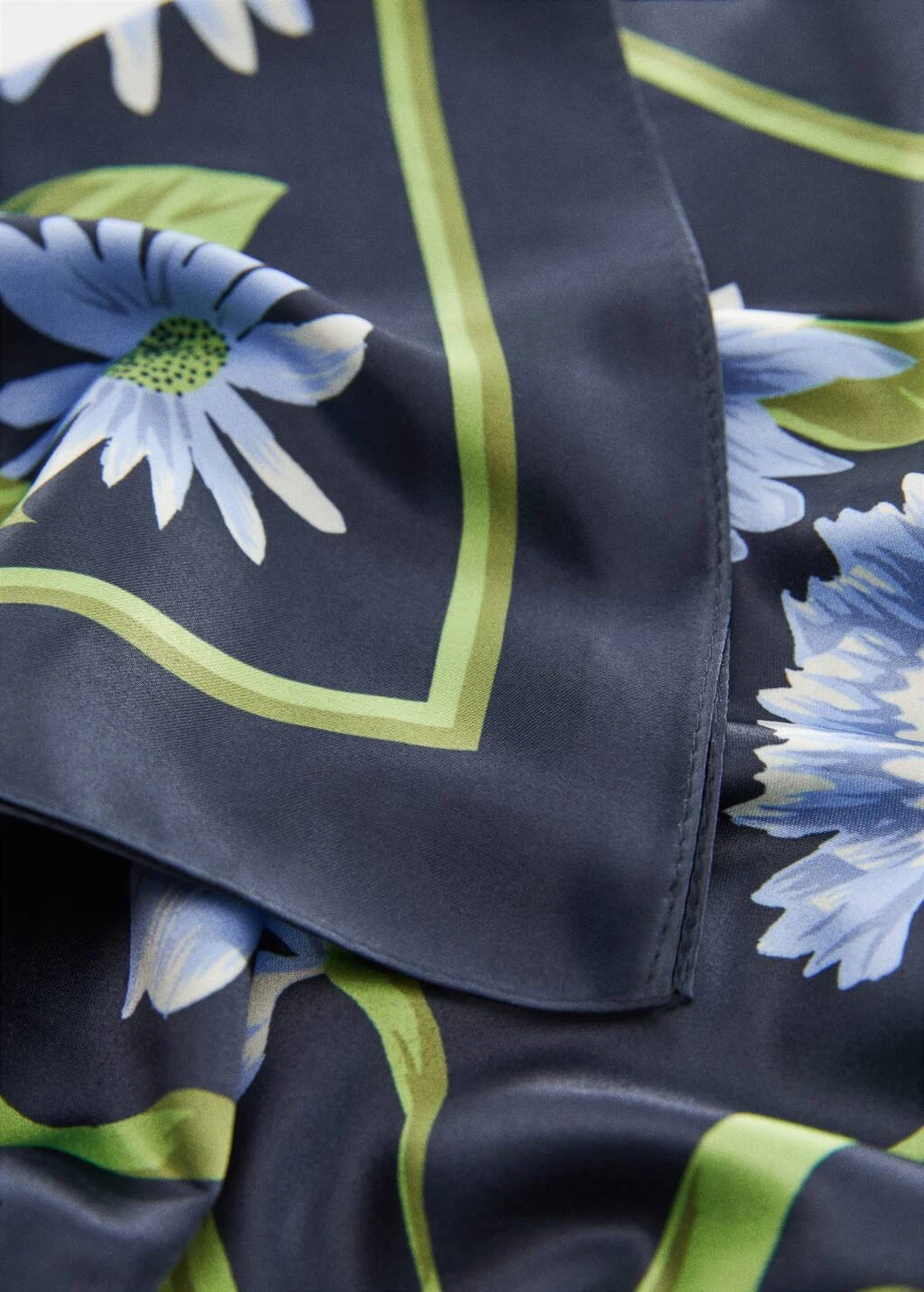 Foulard Imprimé à Fleurs – Image 2